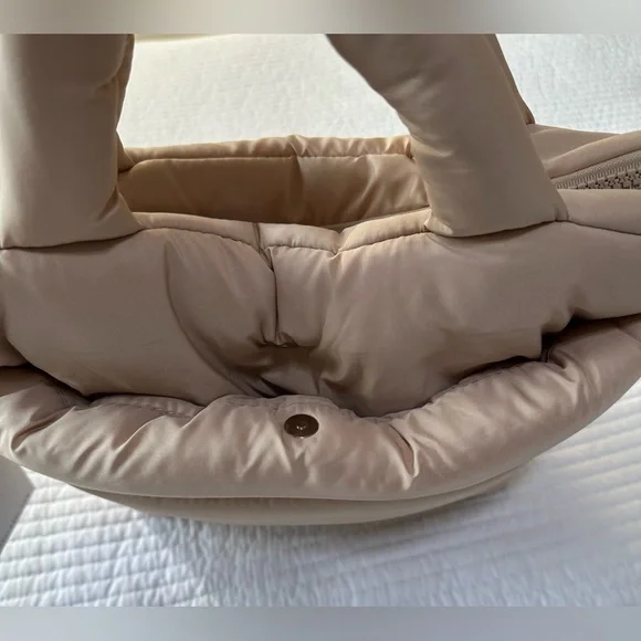 Wilo The Label Mini Puffer Active Tote Bag with Straps - Picture 8 of 13